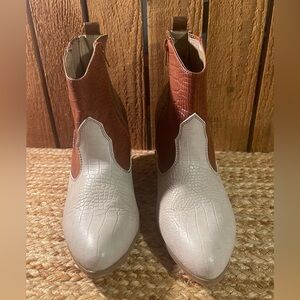 C. Comfort Est 1946 Womens Ankle Boots Booties Multicolor Color Block Sz 8 M